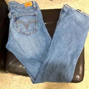 WOMENS LEVI BOOTCUT SIZE 9 LONG LOWRISE JEAN